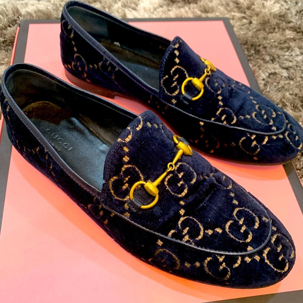 GUCCI authentic driving shoes in rich navy blue great condition